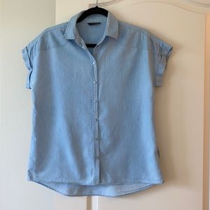 Massimo Duti shirt purchased in Paris. Nice blue.